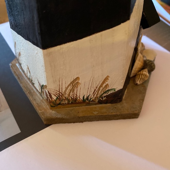 Birdhouse Handpainted. “Safe Travels” - Picture 7 of 9